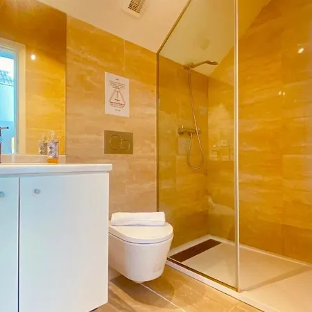 Sm Apartment *